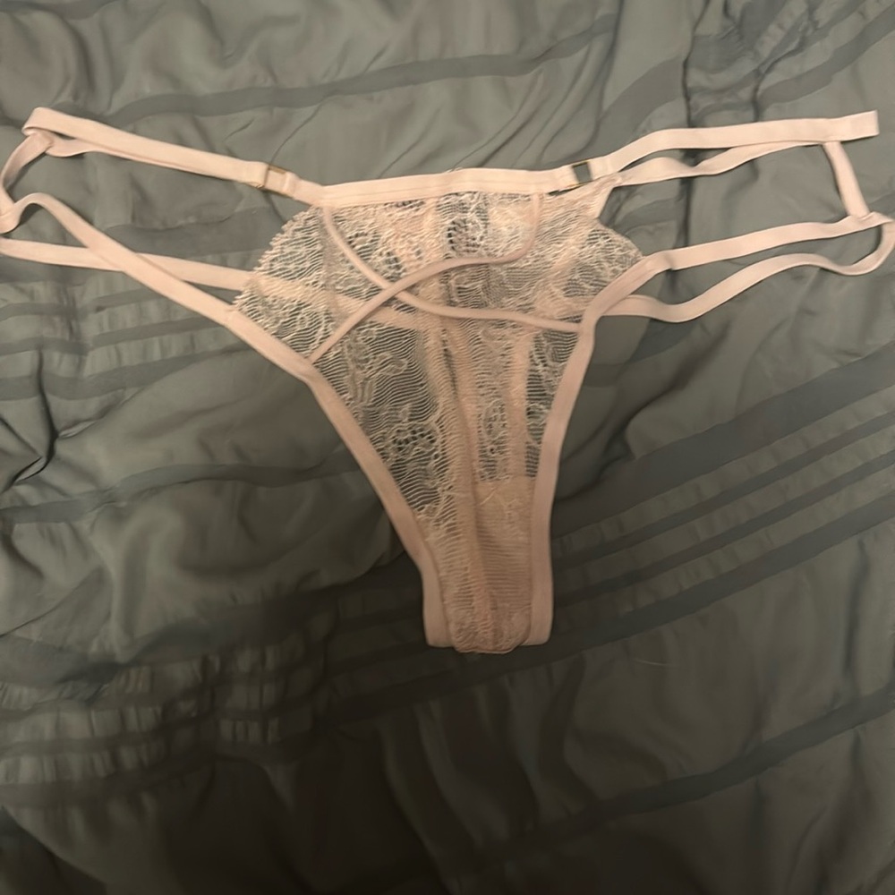 NWOT pink thong panties
